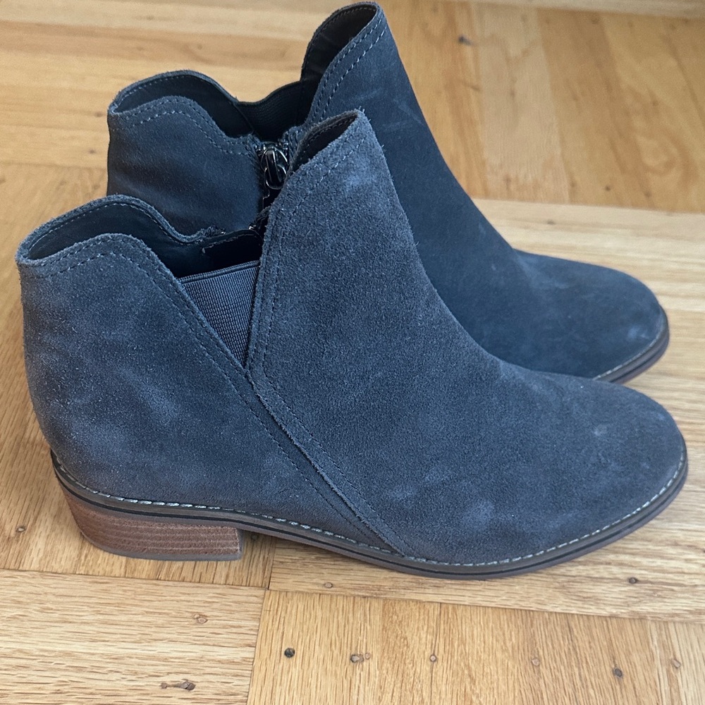 Blondo Women's Suede Waterproof Ankle Booties - Dark Gray size 8.5